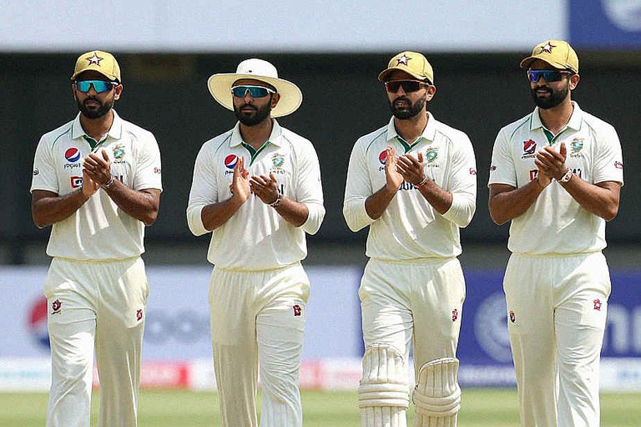 হার্দিকের বদলে শেডগে: ভারত এ দলে অলরাউন্ডার সংকট ও নতুন পাইপলাইনের গল্প হার্দিকের বদলে শেডগে: ভারত এ দলে অলরাউন্ডার সংকট ও নতুন পাইপলাইনের গল্প