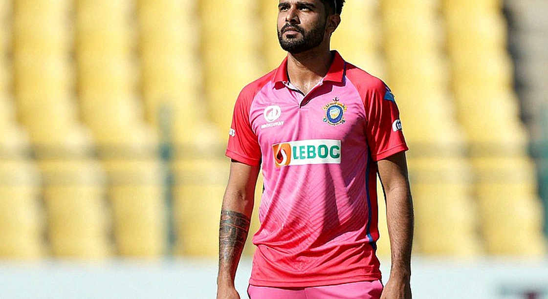 ট্রান্সফার উইন্ডো আর তরুণ ক্রিকেটার: বাংলাদেশের বয়সভিত্তিক ক্রিকেটে দর কষাকষির অদৃশ্য স্তর